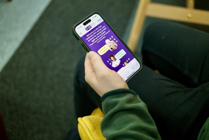 0-25 website on a mobile phone